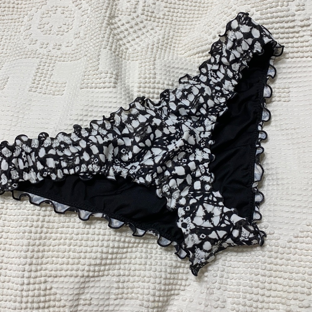 cheeky bikini bottoms